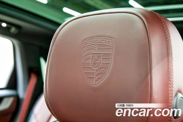 Porsche Cayenne 2023 — Photo 17/20