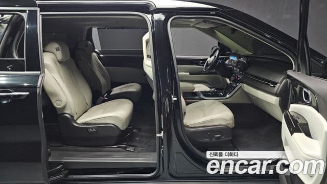Kia Carnival 2022 — ფოტო 11/20