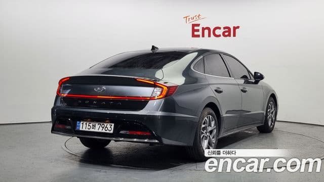 Hyundai Sonata Hybrid 2022 — Photo 19/20
