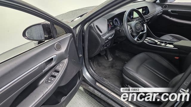 Hyundai Sonata Hybrid 2022 — Photo 10/20