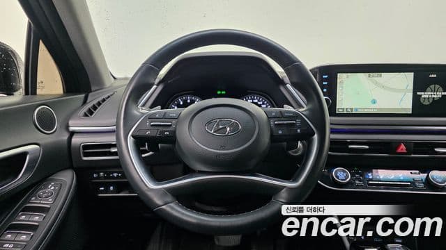 Hyundai Sonata Hybrid 2022 — Photo 15/20
