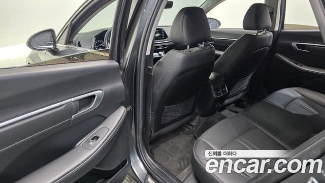 Hyundai Sonata Hybrid 2022 — Photo 9/20