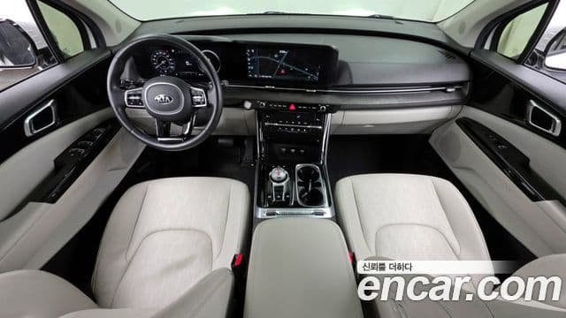 Kia Carnival 2021 — фото 6 из 20