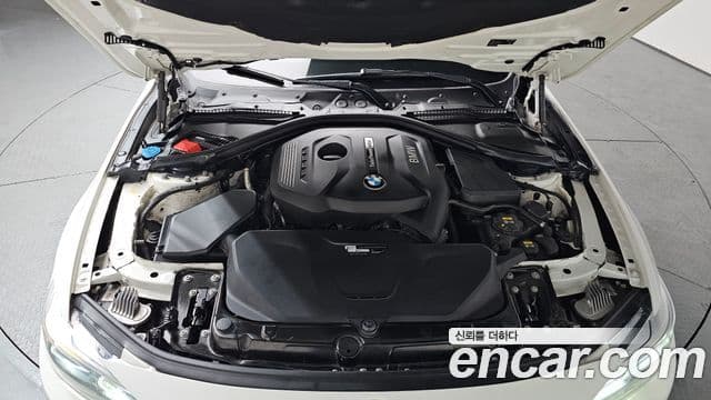 BMW 4 Series 2018 — Şəkil 16/21