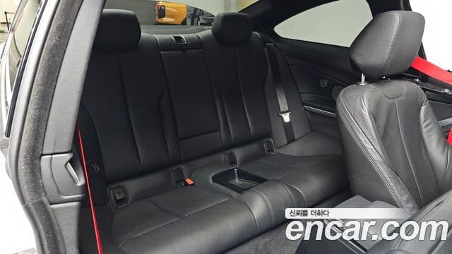 BMW 4 Series 2018 — Şəkil 17/21
