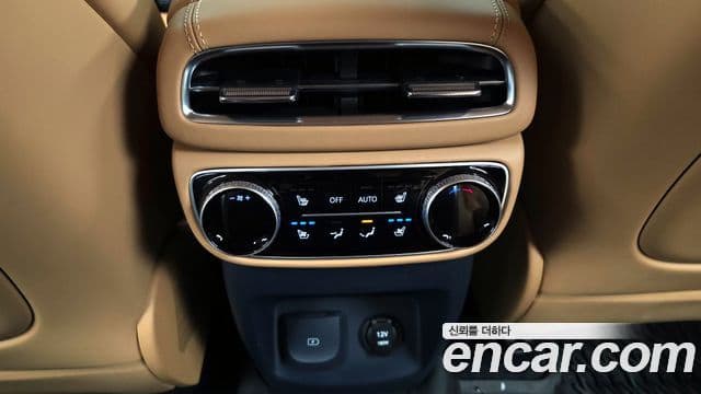 Genesis GV80 2022 — ფოტო 18/20