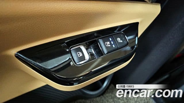 Kia Carnival 2023 — Şəkil 18/20