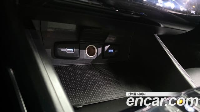 Hyundai Tucson Hybrid 2022 — ფოტო 8/20