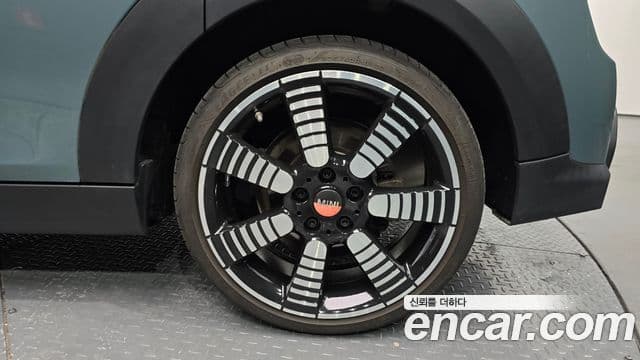 Mini Cooper S 2023 — Фото 4/20