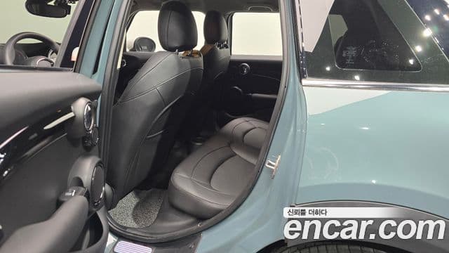 Mini Cooper S 2023 — Фото 11/20