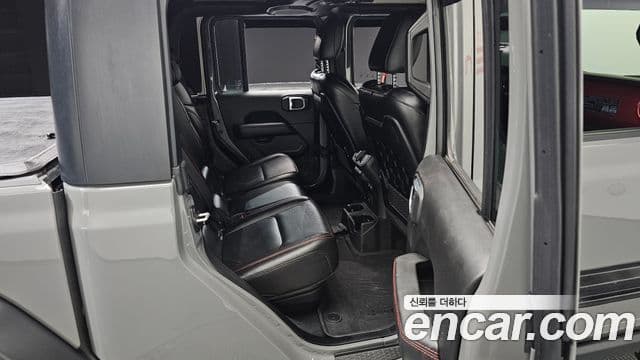 Jeep Gladiator 2022 — Şəkil 12/20