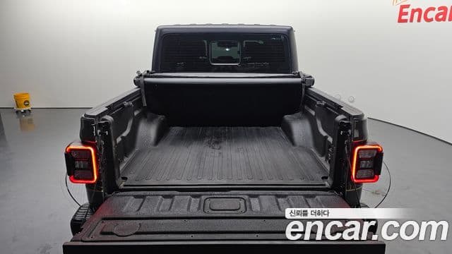 Jeep Gladiator 2022 — Şəkil 20/20