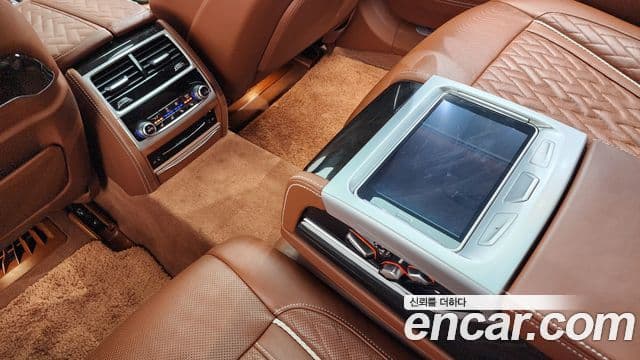 BMW 7 Series 2020 — Şəkil 18/20