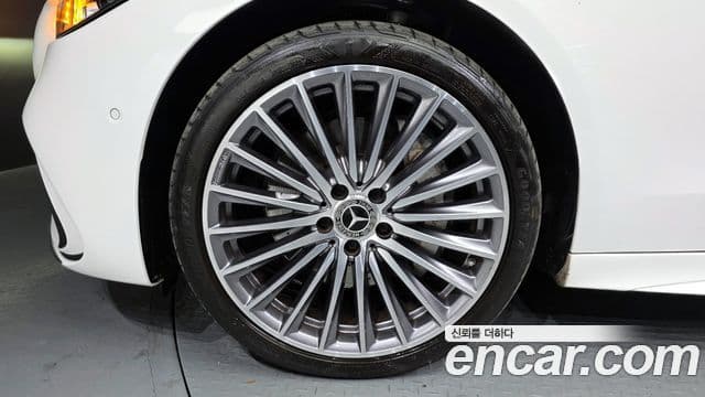 Mercedes-Benz C-Class 2022 — ფოტო 5/20