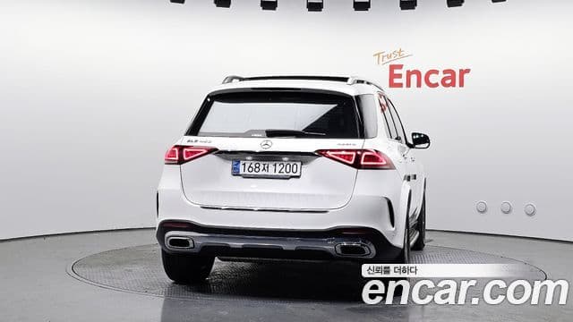 Mercedes-Benz GLE-Class 2021 — ფოტო 4/20
