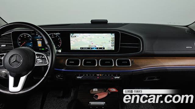 Mercedes-Benz GLE-Class 2021 — ფოტო 16/20