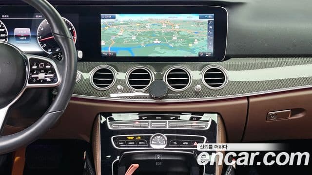 Mercedes-Benz E-Class 2020 — Şəkil 19/20