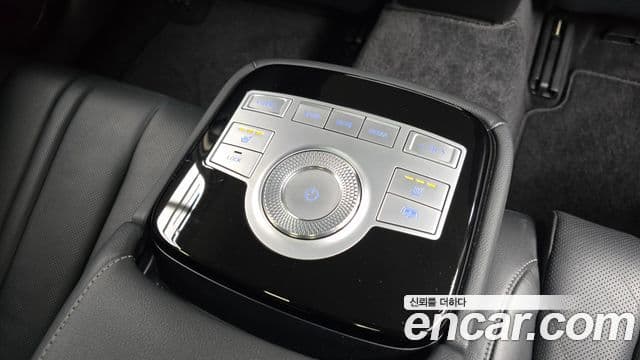 Genesis G80 2021 — ფოტო 16/20