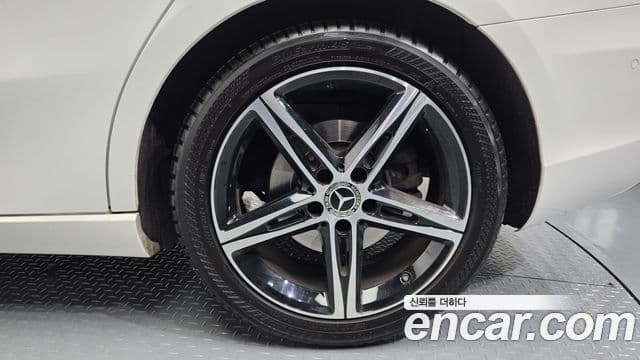 Mercedes-Benz A-Class 2020 — Şəkil 5/20