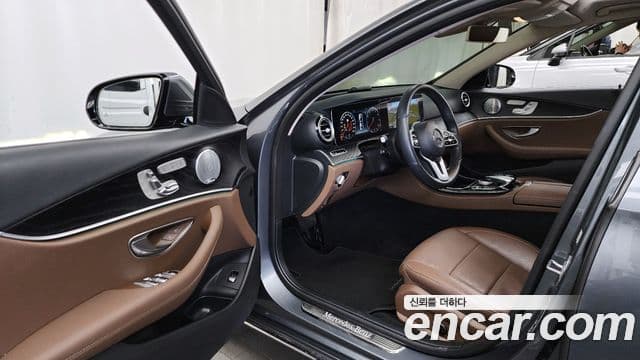 Mercedes-Benz E-Class 2019 — Şəkil 10/20