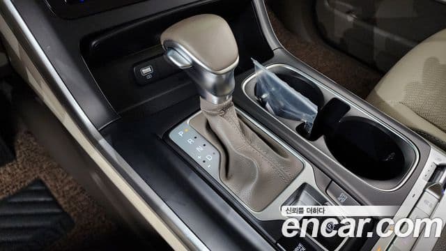 Kia Carnival 2022 — фото 9 из 20