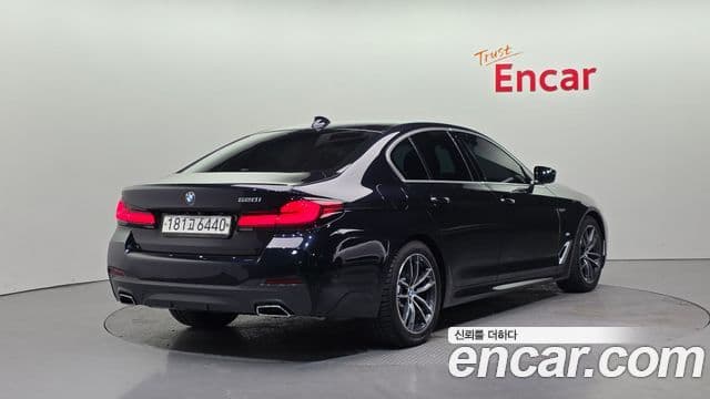 BMW 5 Series 2021 — ფოტო 2/20