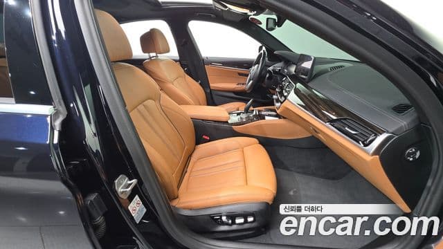 BMW 5 Series 2021 — ფოტო 10/20