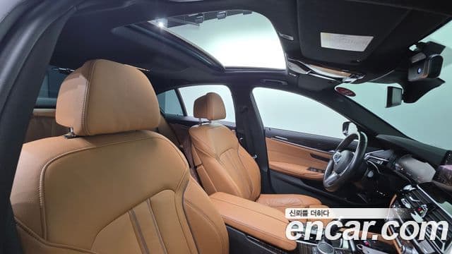 BMW 5 Series 2021 — ფოტო 12/20