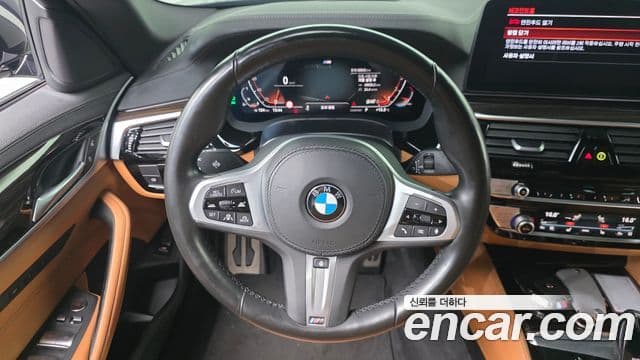 BMW 5 Series 2021 — ფოტო 14/20