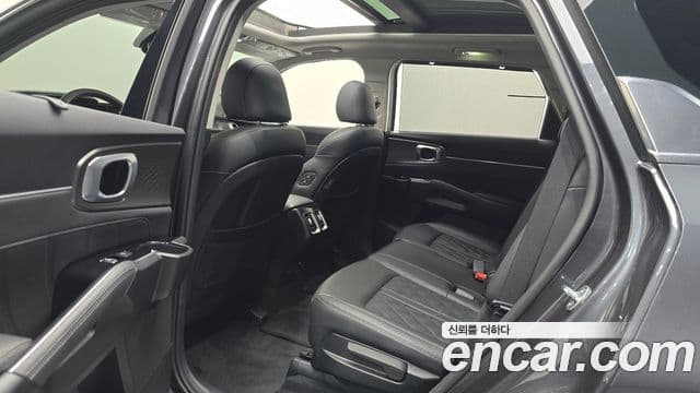 Kia Sorento 2023 — Şəkil 12/20