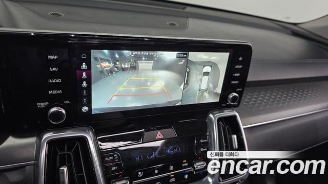 Kia Sorento 2023 — Şəkil 16/20