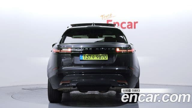 Land Rover Range Rover Velar 2024 — Photo 11/20