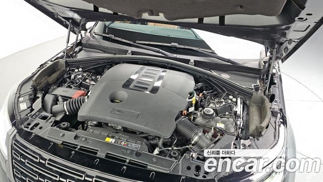 Land Rover Range Rover Velar 2024 — Photo 13/20