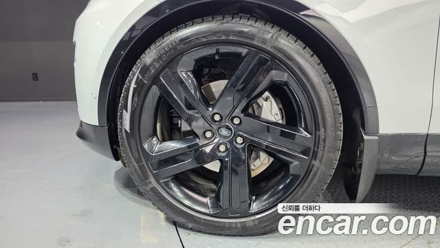 Land Rover Discovery 5 2024 — ფოტო 4/20
