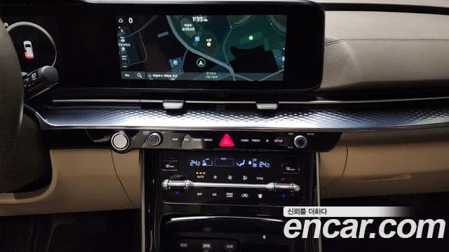 Kia Carnival 2021 — ფოტო 14/20