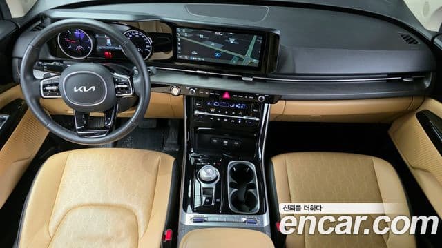 Kia Carnival 2023 — ფოტო 7/20