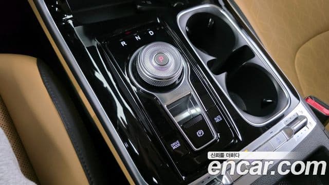 Kia Carnival 2023 — ფოტო 9/20