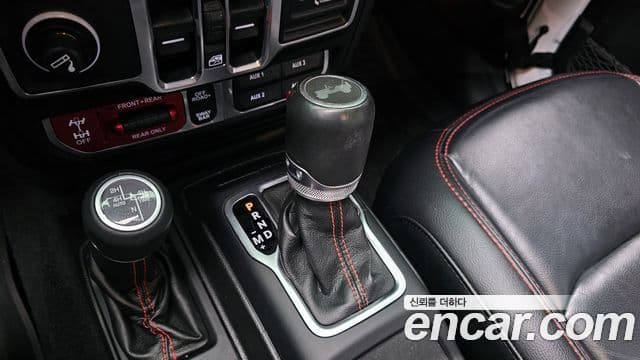 Jeep Wrangler 2021 — Фото 9/20