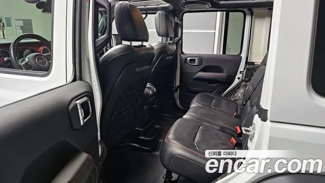 Jeep Wrangler 2021 — Фото 11/20
