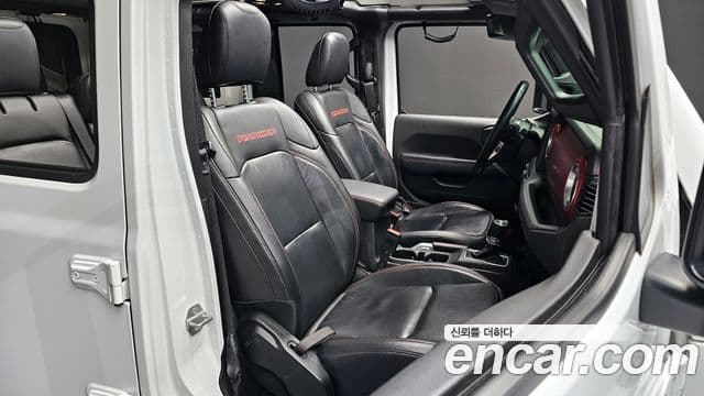 Jeep Wrangler 2021 — Фото 12/20
