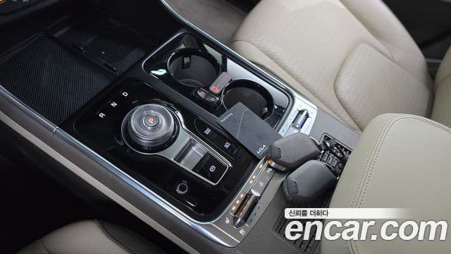 Kia Carnival 2024 — Şəkil 8/20