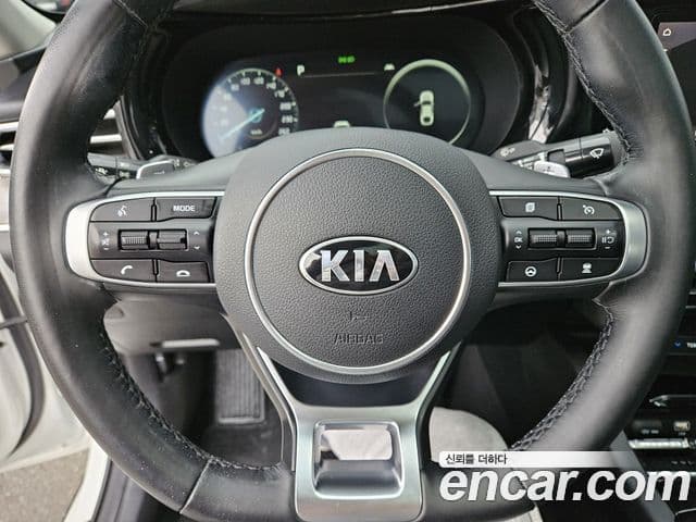 Kia K5 2020 — ფოტო 9/19