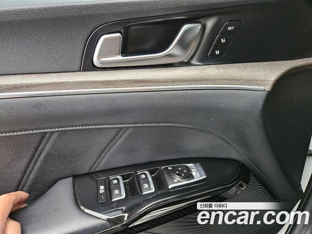 Kia K5 2020 — ფოტო 13/19