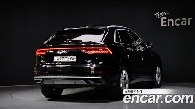 Audi Q8 2020 — Photo 7/20