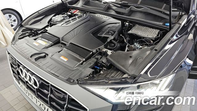 Audi Q8 2020 — Photo 5/20