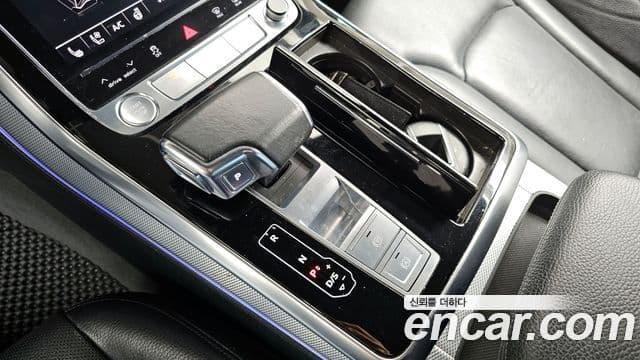 Audi Q8 2020 — Photo 16/20