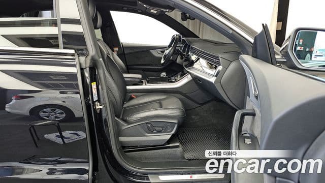 Audi Q8 2020 — Photo 13/20