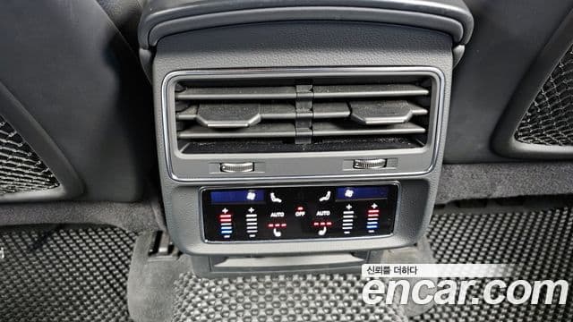 Audi Q8 2020 — Photo 20/20