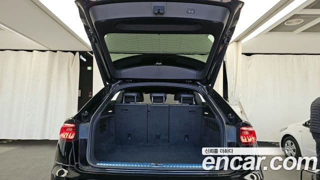 Audi Q8 2020 — Photo 11/20