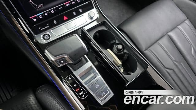 Audi A8 2023 — Фото 9/20